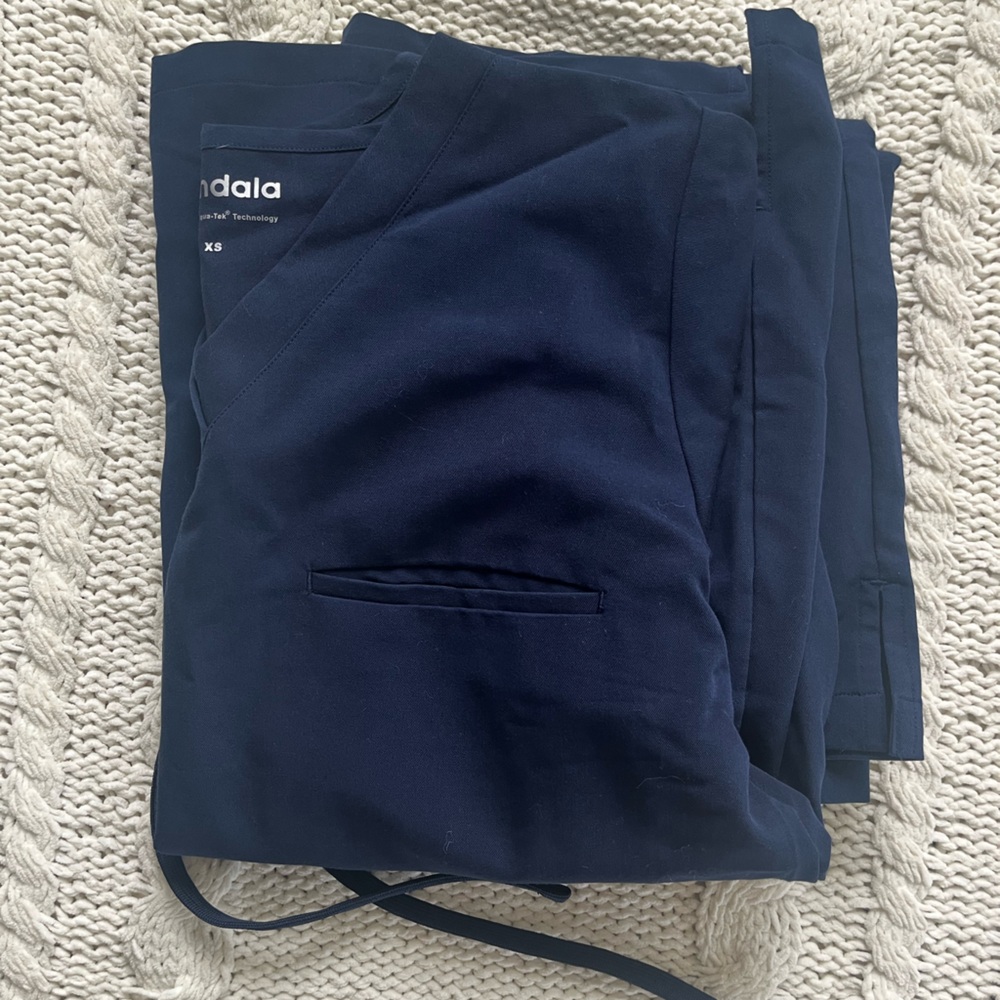 Mandala Scrub Set